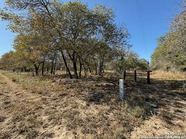 1009 Wild Flower LOT 651, Floresville, TX 78114