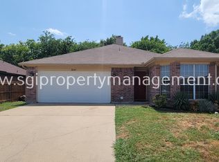 3047 Bosswood Ct, Grand Prairie, TX 75052