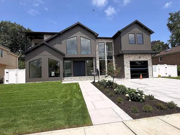 1931 Stratford Drive, Westbury, NY 11590