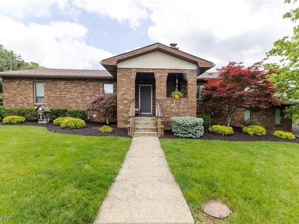 73 Hemlock Ln, Weirton, WV 26062