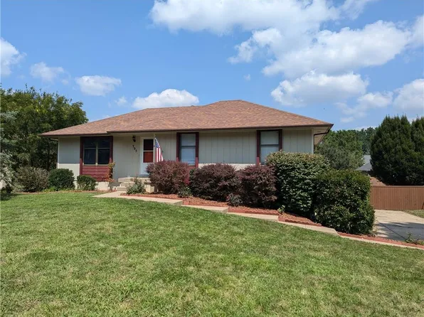 705 Foster Ln, Warrensburg, MO 64093