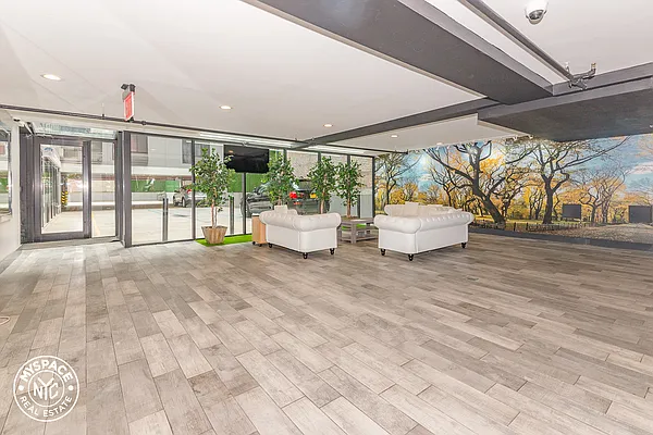 Rented by MySpaceNYC | media 15