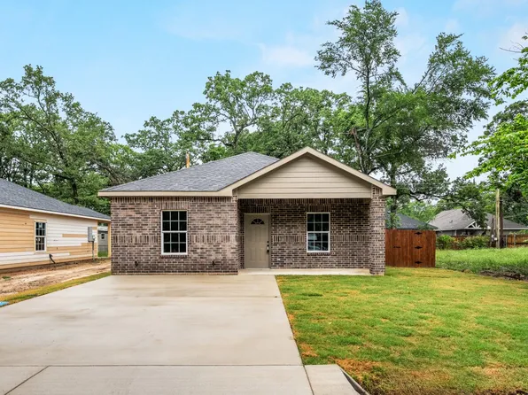 106 Navajo Dr, Mabank, TX 75156