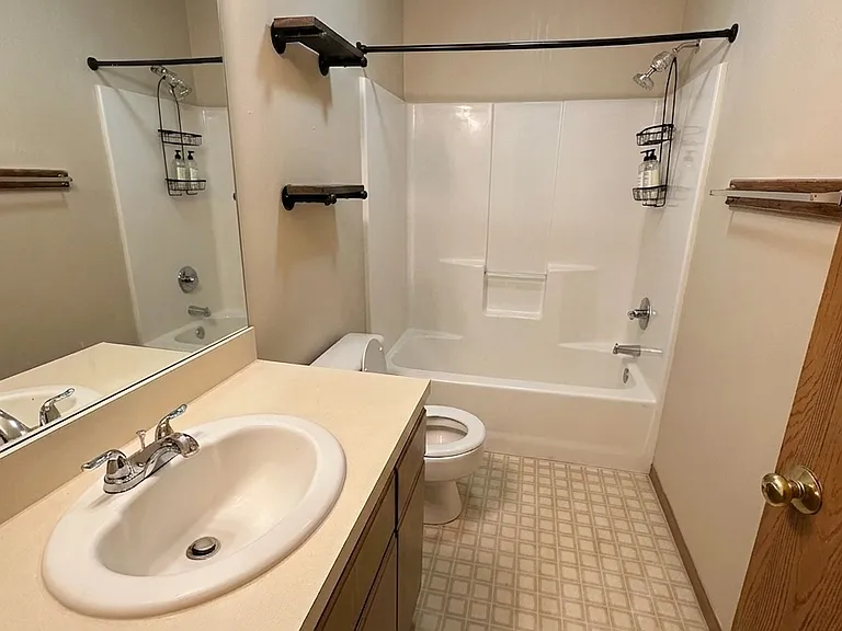 1531 Whitehall Blvd — Photo 5