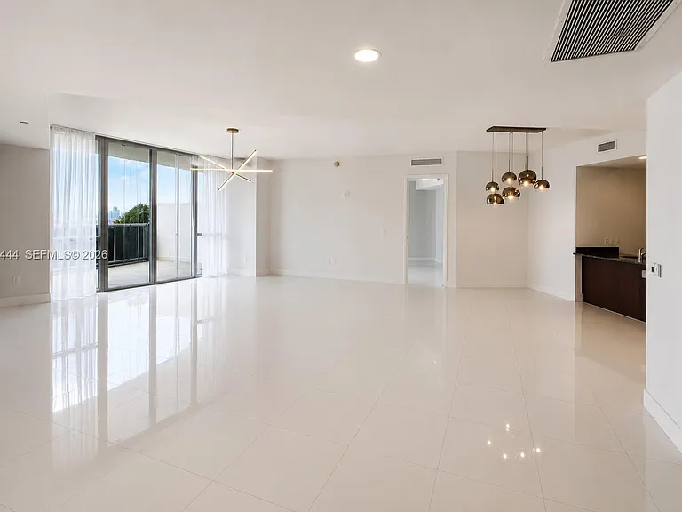 15901 Collins Ave #403 — Photo 2