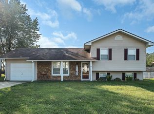 916 Countryside Dr, Troy, MO 63379