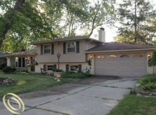 37985 S Groesbeck Hwy, Clinton Township, MI 48036
