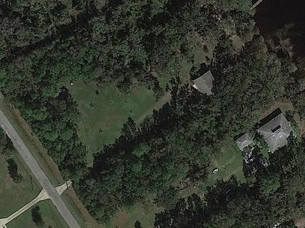 110 River Road Dr, Palatka, FL 32177