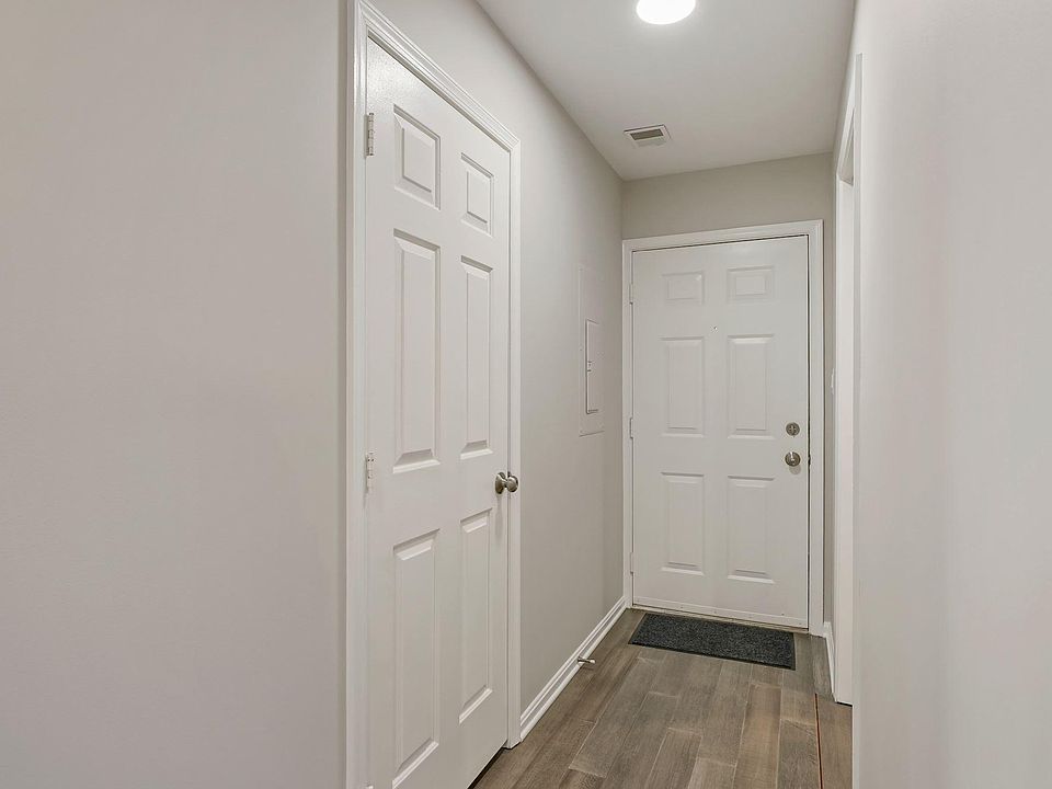 Foyer with coat closet