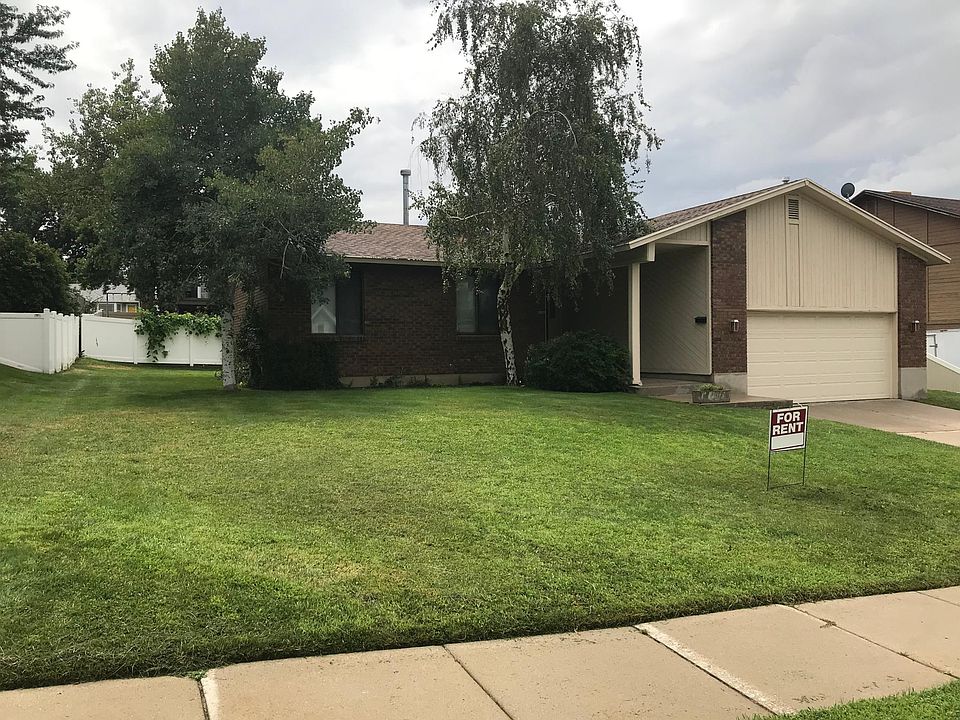 1st image of 1102 E Gravel Hills Dr