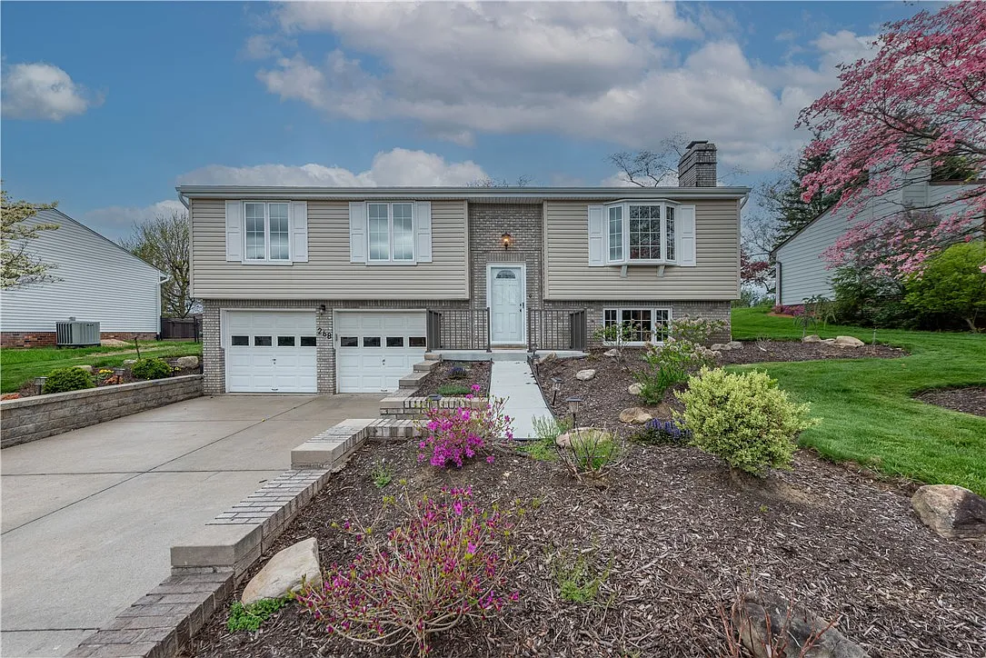 268 Parkwood Cir photo 1