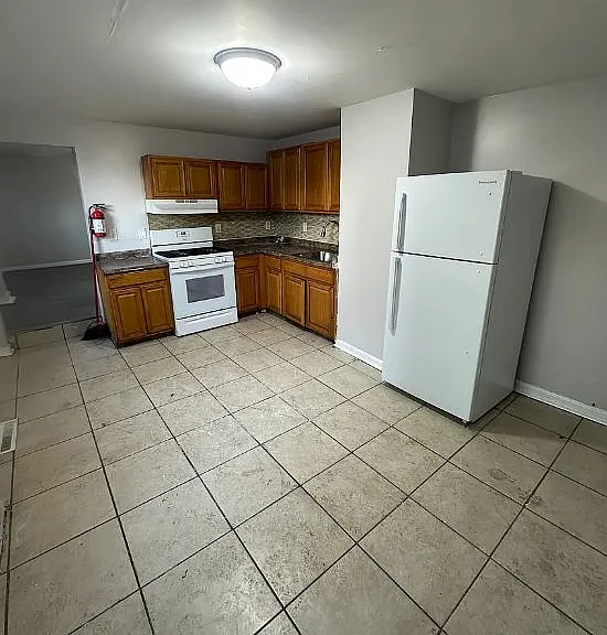 23 E Federal St — Photo 2