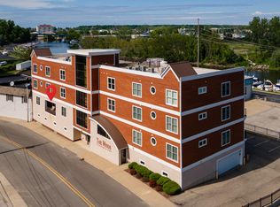 1221 Broad St APT 3, Saint Joseph, MI 49085