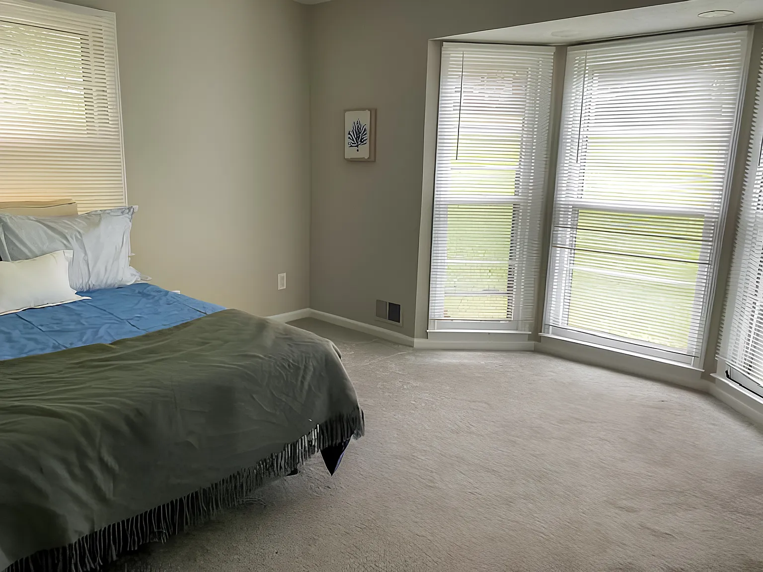 4 bed, 3.0 bath, 1986 sqft, $745 — Photo 2