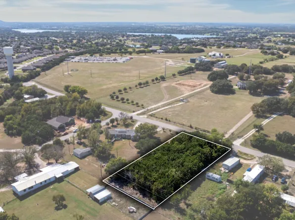 1109 Meander Rd, Granbury, TX 76049