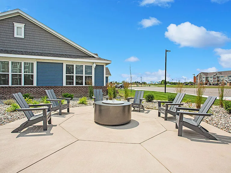 Eagle Ridge Apartment Homes — Photo 42