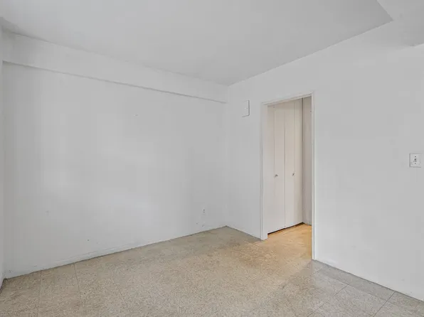 89-15 Parsons Boulevard image 9 of 18