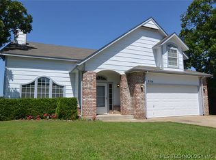 3314 S Springtree Ln, Sand Springs, OK 74063