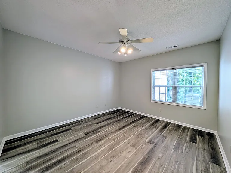 220 Misty Groves Cir — Photo 11