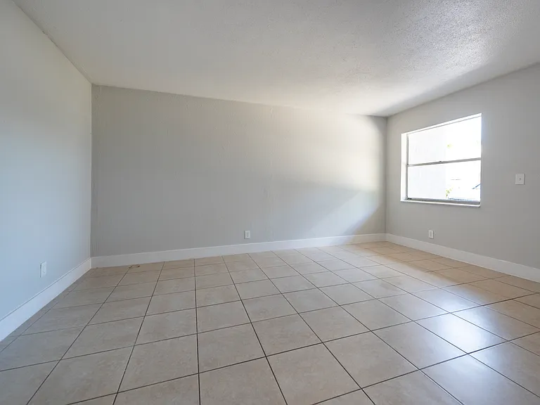 2123 Davie Blvd #211 — Photo 7