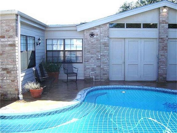 2nd image of 803 Bayou River Dr