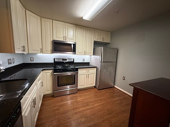 2nd image of 15303 Diamond Cove Ter APT L