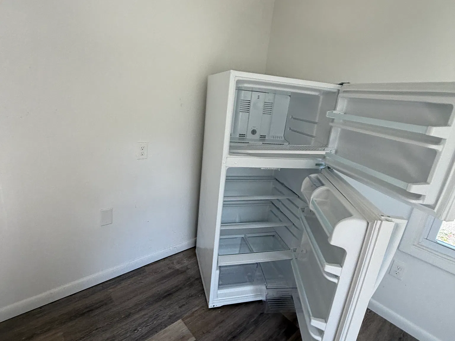 Studio, $1,050 — Photo 4