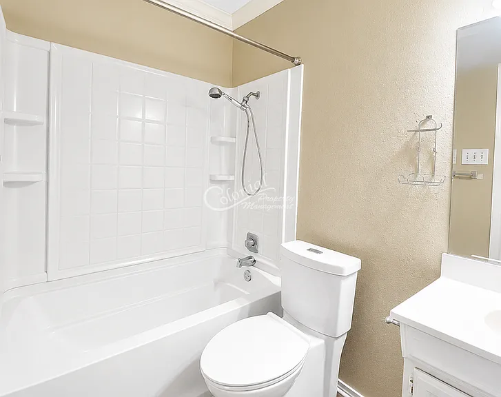 1406 Meadows Dr — Photo 12