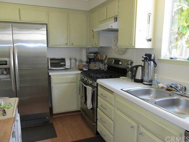2nd image of 879 Calle Pluma