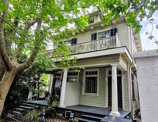 1st image of 1118 Foucher St
