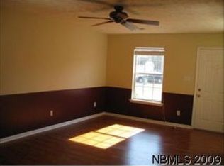 310 Commons Ct, New Bern, NC 28560