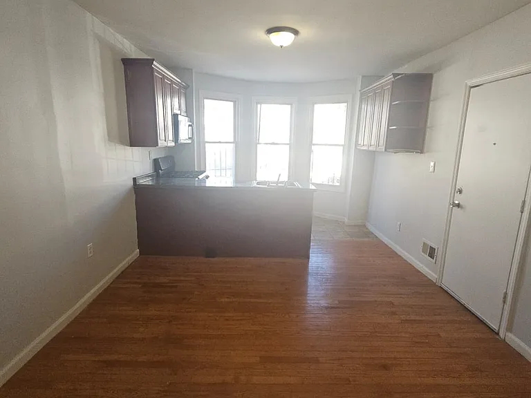 178 Dickerson St #1 — Photo 4
