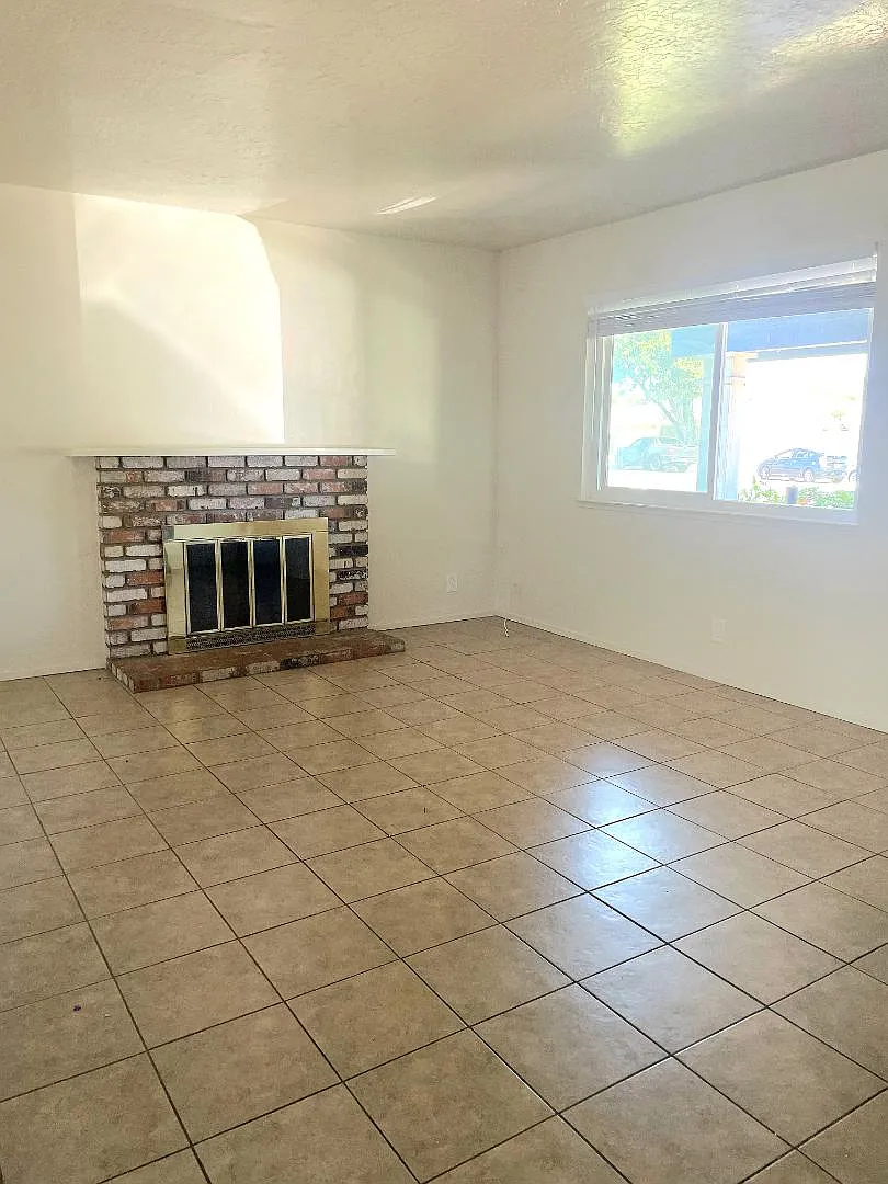 820 Welburn Ave — Photo 2