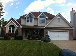 19 Huntwood Ct, Getzville, NY 14068