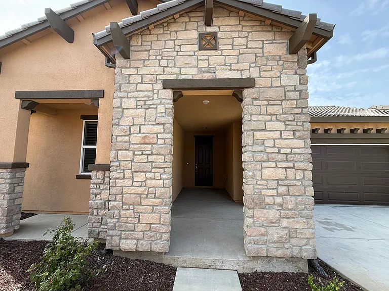 6308 Sun Haven St — Photo 3