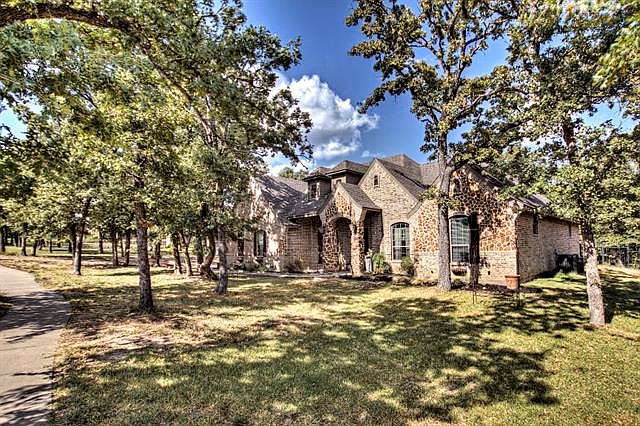 1st image of 2800 Windsor Oaks Ln