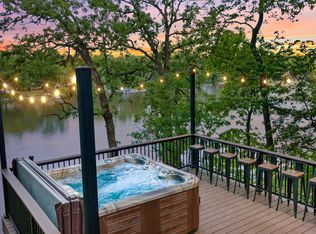 10500 N East Riverview Dr, Edgerton, WI 53534