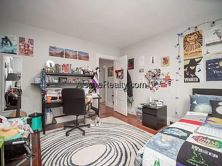 4 bed, 2.5 bath, $4,295 — Photo 4