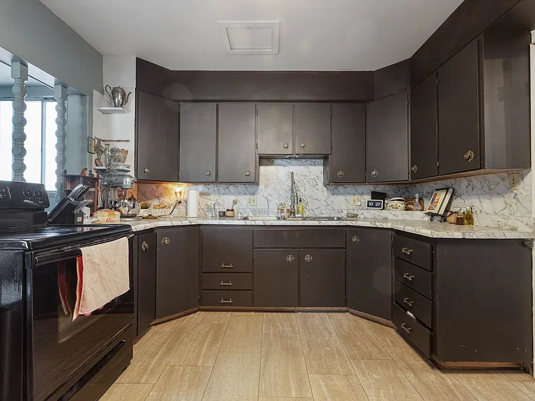721 N Water Ave — Photo 18