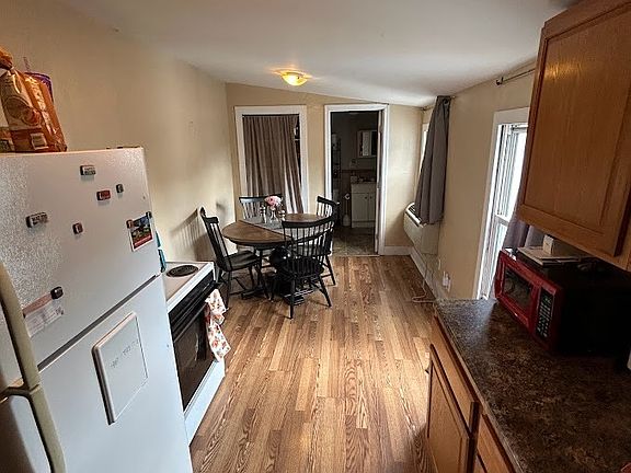 5th image of 2333 W Clifton Ave