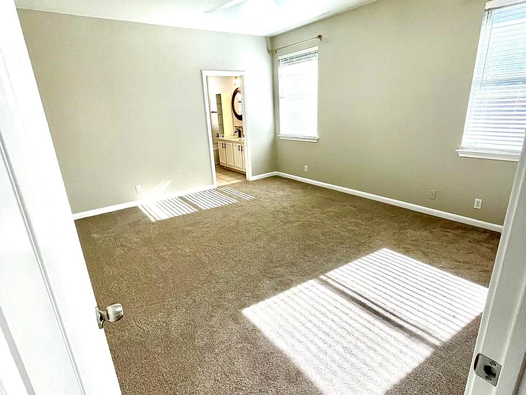 3914 Canyon Glen Cir — Photo 16