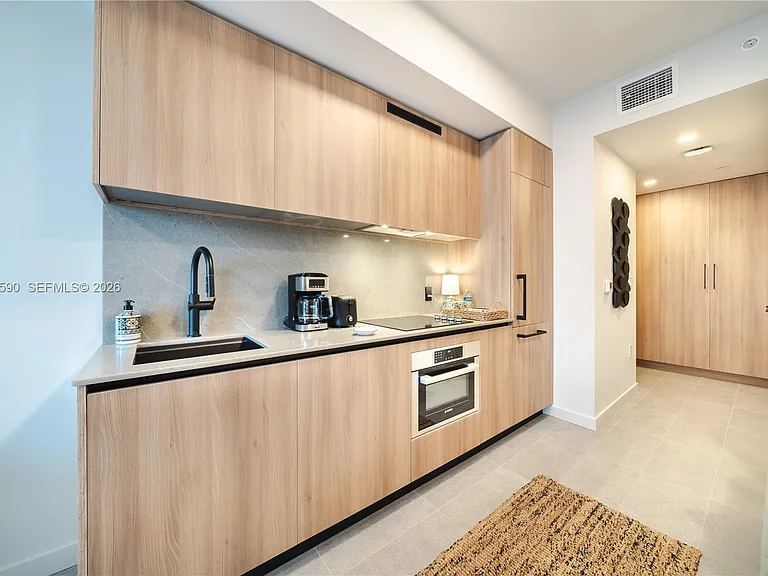 121 NE 5th St #1400 — Photo 14