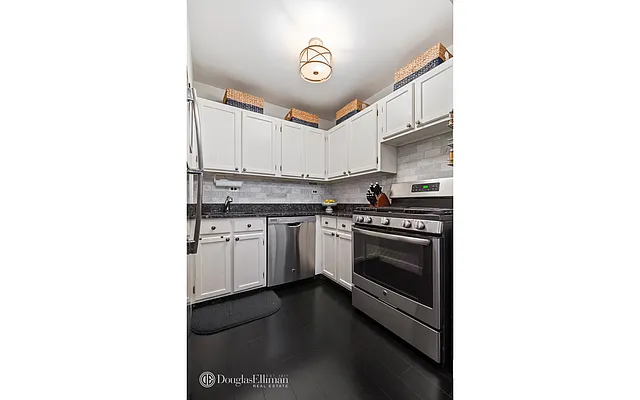 Sold by Douglas Elliman | media 4