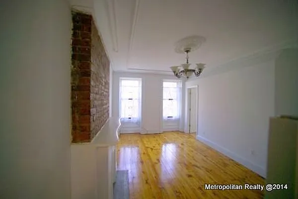 Rented by Metropolitan Realty | media 28