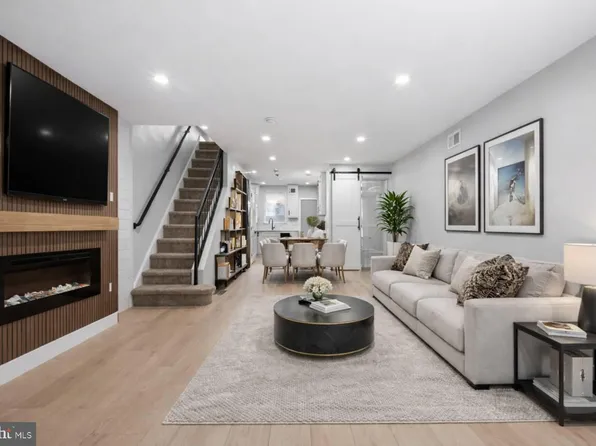 2224 S Opal St, Philadelphia, PA 19145