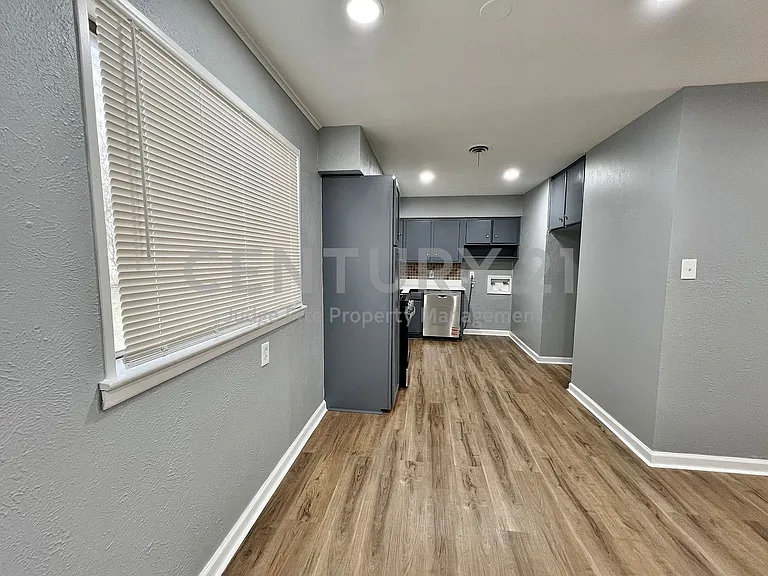 714 Cranbrook Ln — Photo 5