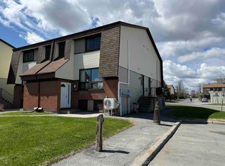 23 A Woodvale Grn, Ottawa, ON K2G 4H3