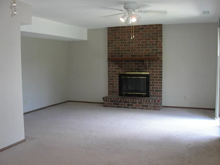 8351 W 100th St — Photo 6