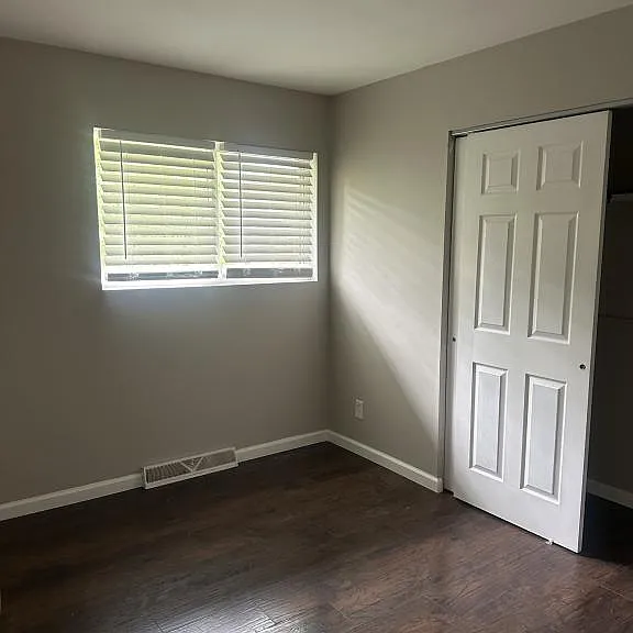 1945 Jenkee Ave — Photo 11
