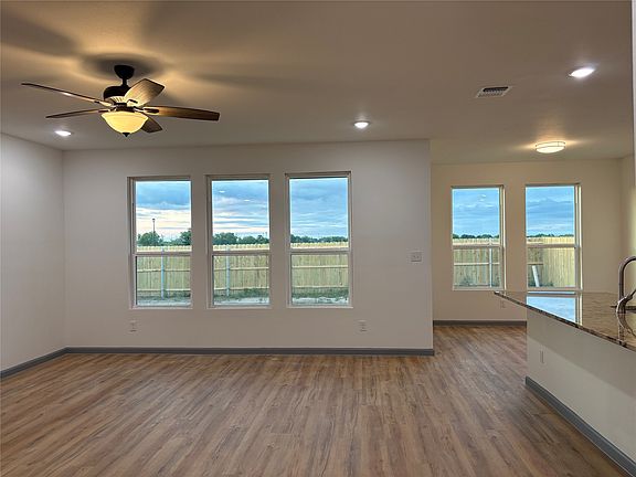 2nd image of 1009 Springview Ln